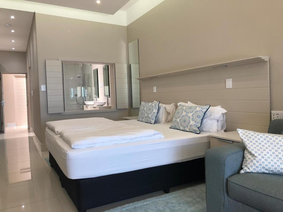 Camps Bay Blue Self-Catering Studios Cape Town Bagian luar foto