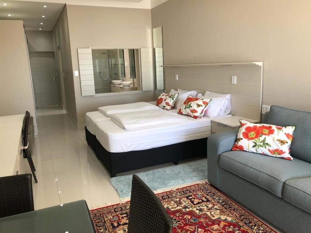 Camps Bay Blue Self-Catering Studios Cape Town Bagian luar foto