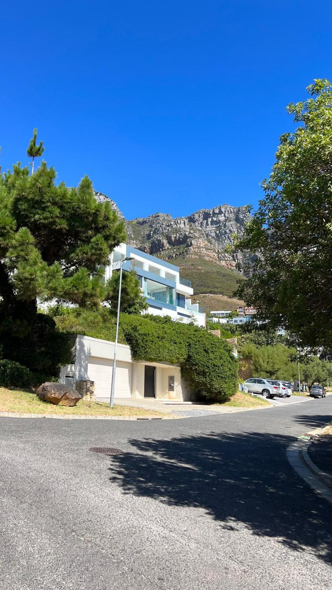 Camps Bay Blue Self-Catering Studios Cape Town Bagian luar foto