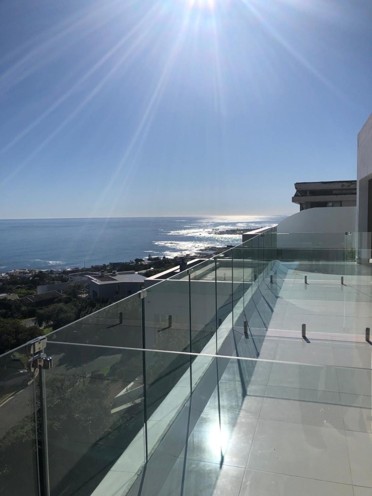 Camps Bay Blue Self-Catering Studios Cape Town Bagian luar foto