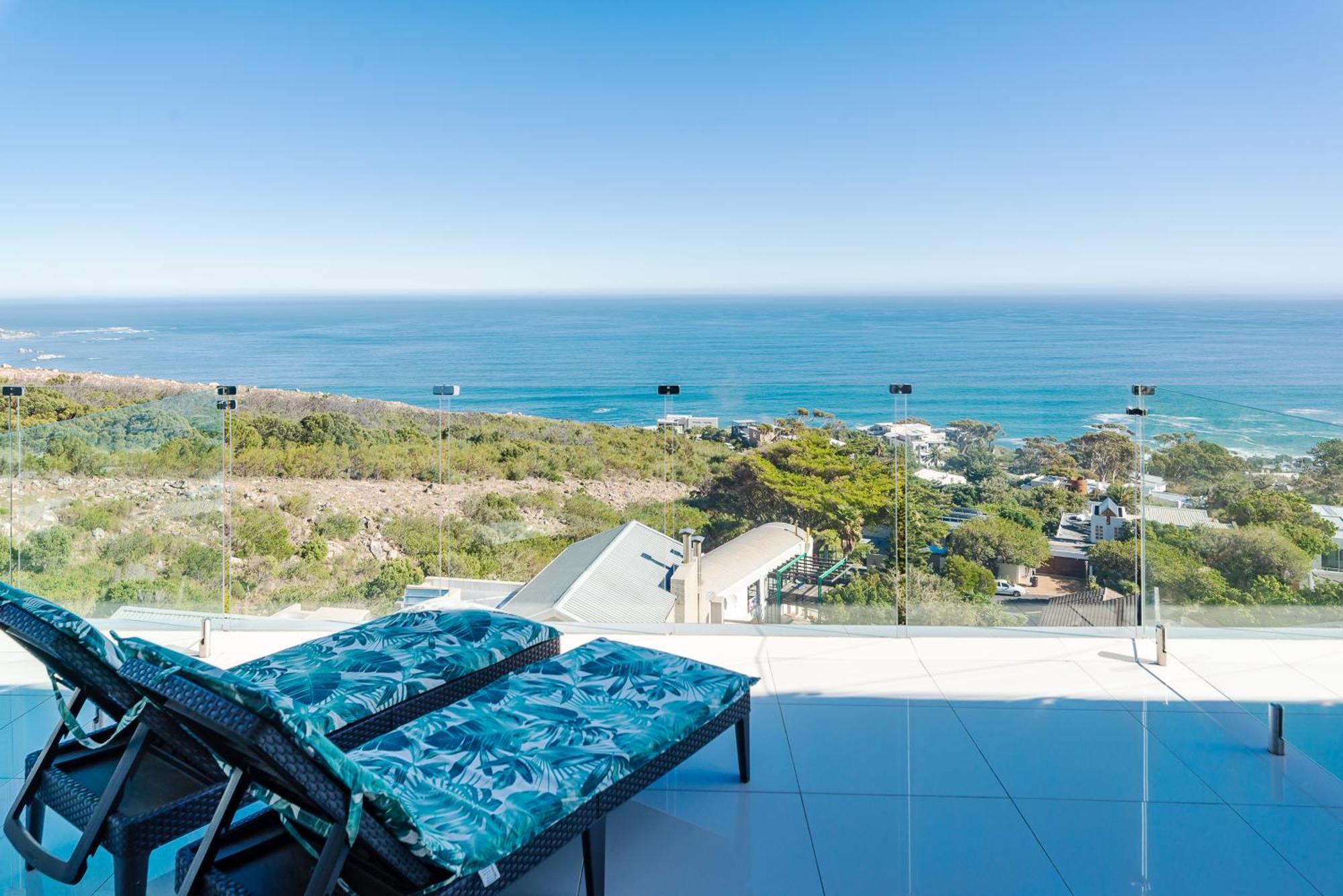 Camps Bay Blue Self-Catering Studios Cape Town Bagian luar foto