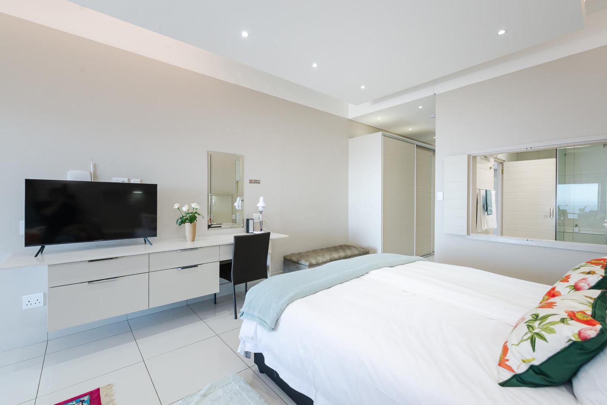 Camps Bay Blue Self-Catering Studios Cape Town Bagian luar foto